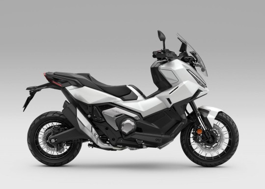 541439_26YM_HONDA_X-ADV.jpg