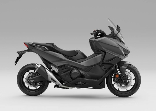 541458_26YM_HONDA_FORZA_750.jpg