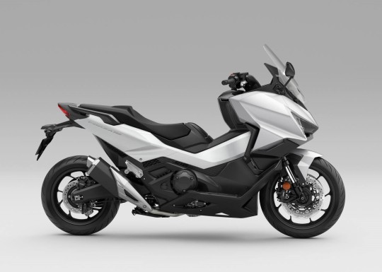 541466_26YM_HONDA_FORZA_750.jpg