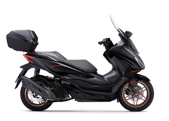 553285_26YM_HONDA_Forza_125.jpg