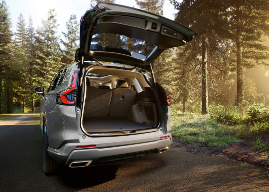 26YM_CR-V_PHEV_Urban_Grey_Boot_opened.jpg