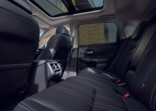 27YM_ZRV_Advance_RearSeats_Upholstery_KG_RGB.jpg