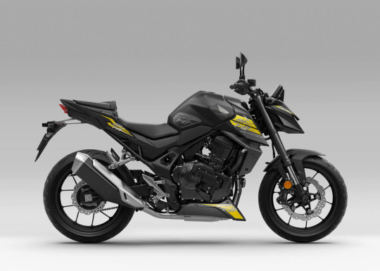 584442_27YM_Honda_CB750_Hornet.jpg