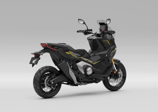 583357_27YM_Honda_X-ADV.jpg