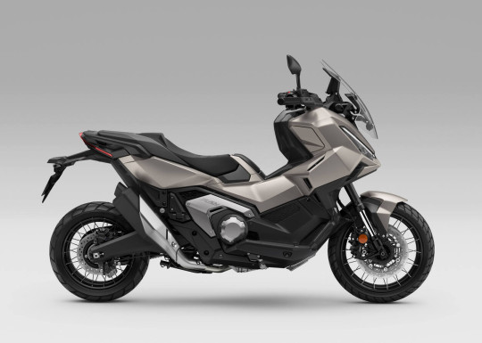 583363_27YM_Honda_X-ADV.jpg