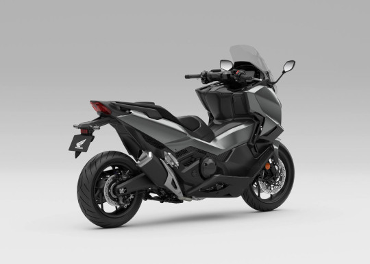 583388_27YM_Honda_Forza_750.jpg